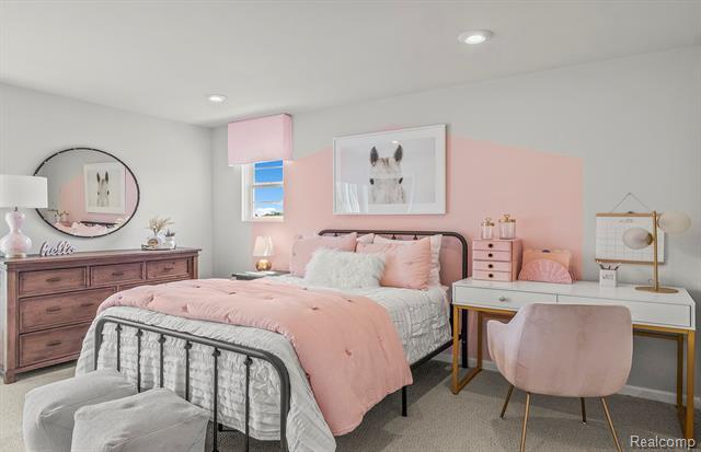 Builiding view thirteen for 698 Gretchen, Saline, MI. 48176