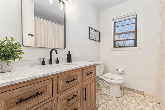 Builiding view fourteen for 876 Beauford, Grand Rapids, MI. 49508