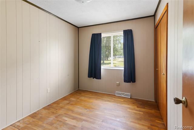 Builiding view fourteen for 3499 Carpenter, Flint, MI. 48506