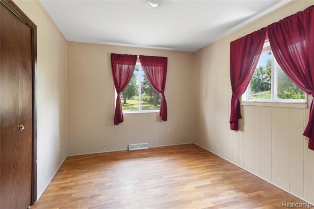 Builiding view sixteen for 3499 Carpenter, Flint, MI. 48506