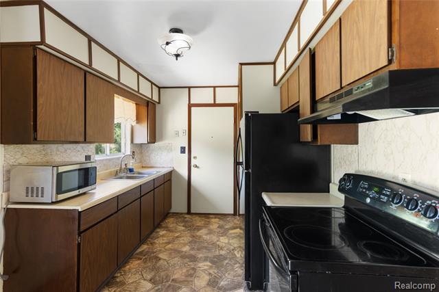 Builiding view ten for 3499 Carpenter, Flint, MI. 48506