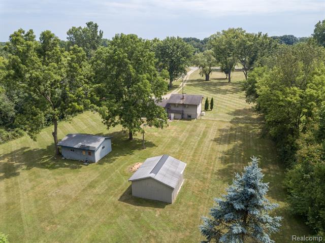 Builiding view two for 3499 Carpenter, Flint, MI. 48506