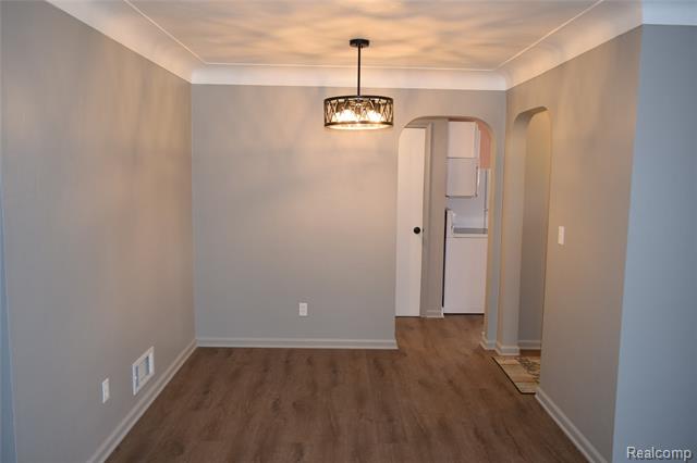 Builiding view five for 2446 Lanning, Burton, MI. 48509