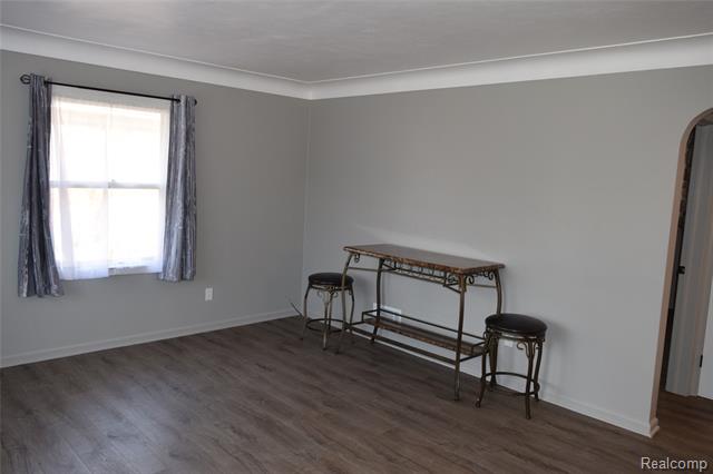 Builiding view four for 2446 Lanning, Burton, MI. 48509