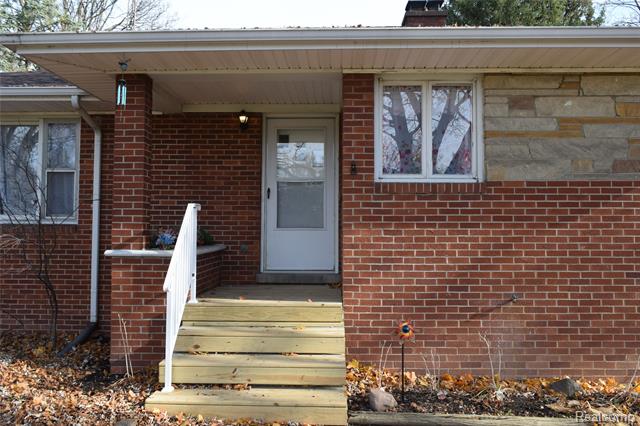 Builiding view one for 2446 Lanning, Burton, MI. 48509