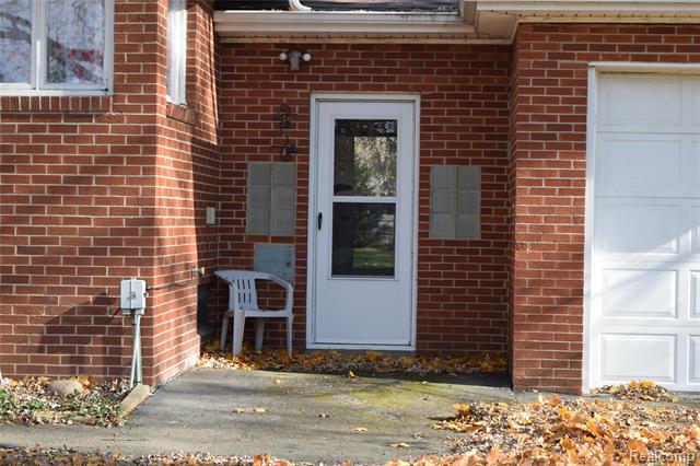 Builiding view seventeen for 2446 Lanning, Burton, MI. 48509