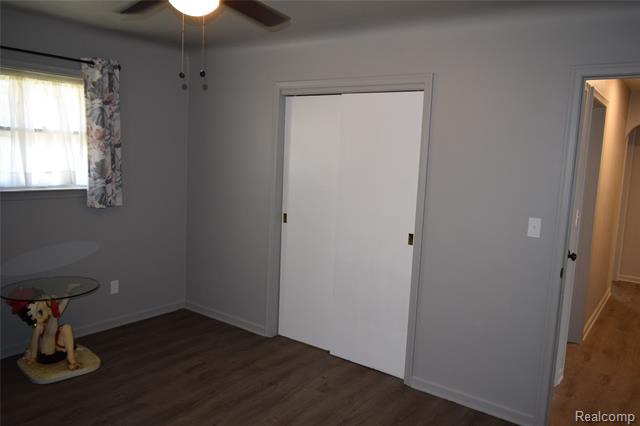 Builiding view ten for 2446 Lanning, Burton, MI. 48509