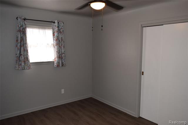 Builiding view twelve for 2446 Lanning, Burton, MI. 48509