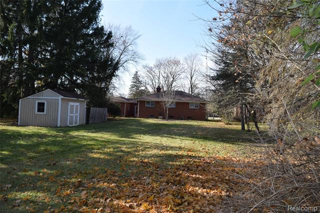 Builiding view twenty for 2446 Lanning, Burton, MI. 48509