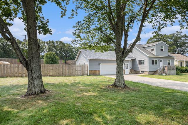 Builiding view thirty three for 2361 Norman, Muskegon, MI. 49441