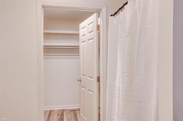 Builiding view eighteen for 914 Chipman Lane, Owosso, MI. 48867