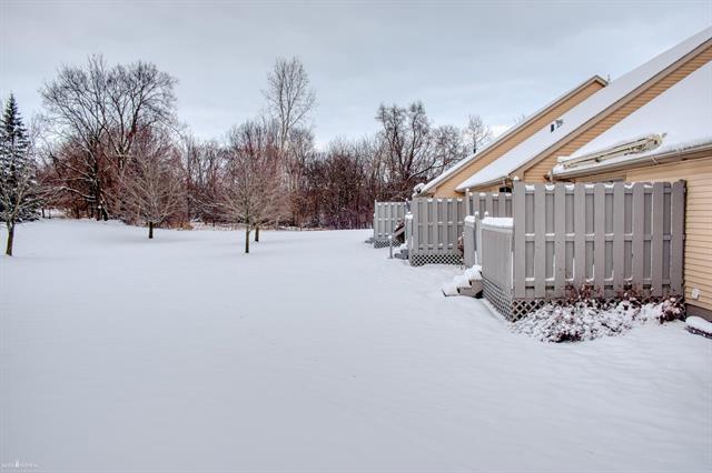 Builiding view thirty for 914 Chipman Lane, Owosso, MI. 48867
