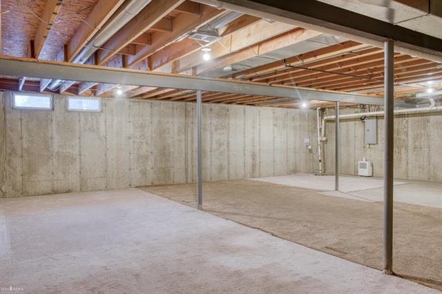 Builiding view twenty seven for 914 Chipman Lane, Owosso, MI. 48867