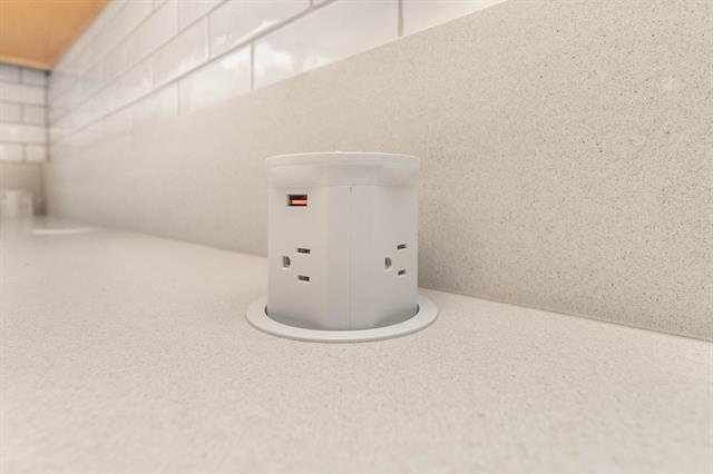 Builiding view eleven for 814 Jefferson, Ann Arbor, MI. 48103