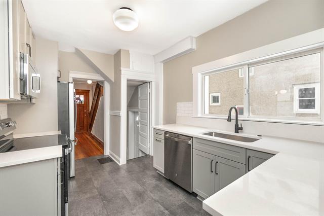 Builiding view seven for 814 Jefferson, Ann Arbor, MI. 48103