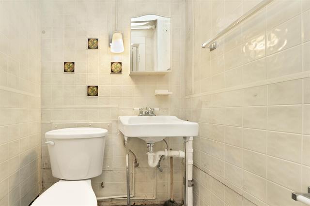 Builiding view thirty nine for 814 Jefferson, Ann Arbor, MI. 48103