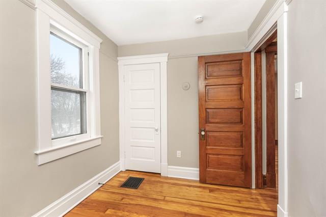 Builiding view twenty nine for 814 Jefferson, Ann Arbor, MI. 48103