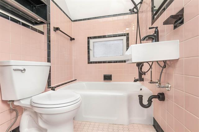 Builiding view twenty seven for 814 Jefferson, Ann Arbor, MI. 48103