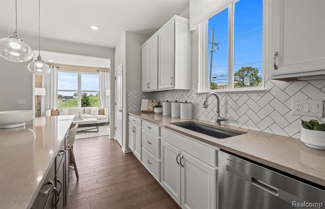 Builiding view five for 3042 Sheffield, Clarkston, MI. 48346