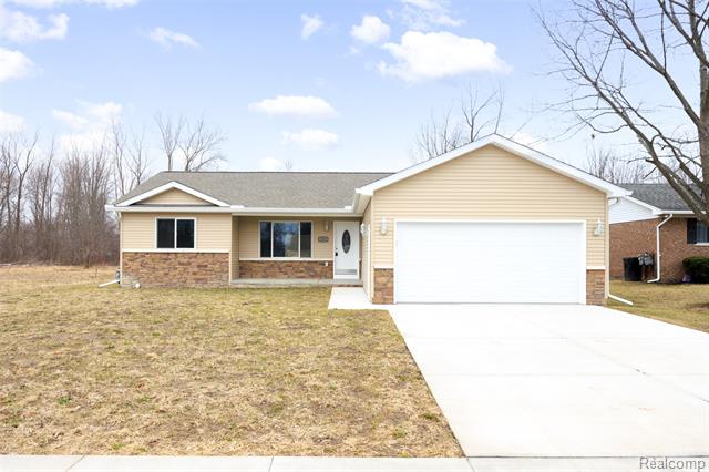 front view for 332 Gladys Avenue, Marine City, Mi. 48039