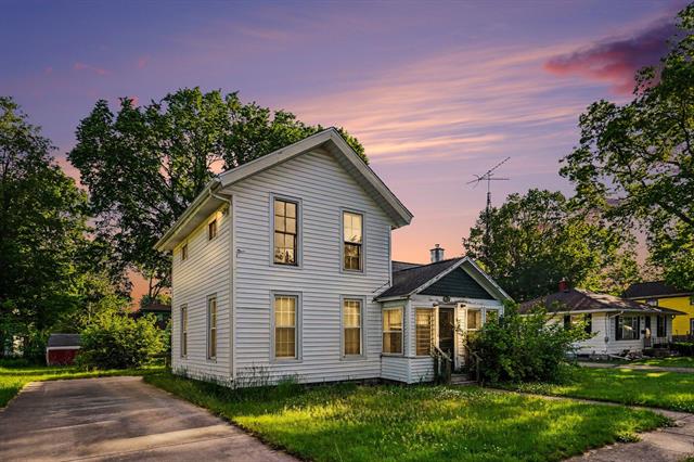 front view for 307 E State Street, Vicksburg, Mi. 49097