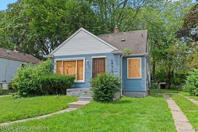 front view picture of 17343 Salem Street, Detroit, MI. 48219
