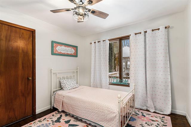 Builiding view ten for 1345 Hendrick, Muskegon, MI. 49441