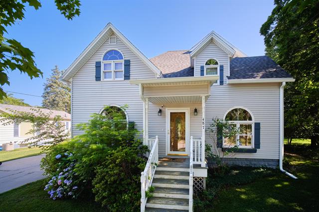 front view for 487 4Th Street, Manistee, Mi. 49660
