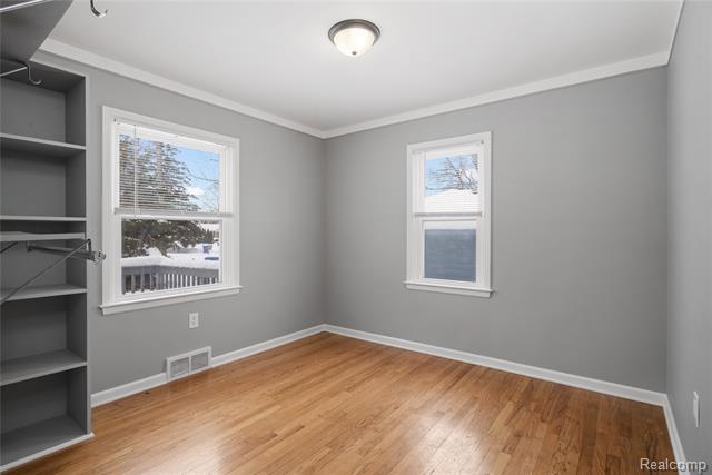 Builiding view fifteen for 242 Preston, Waterford, MI. 48328