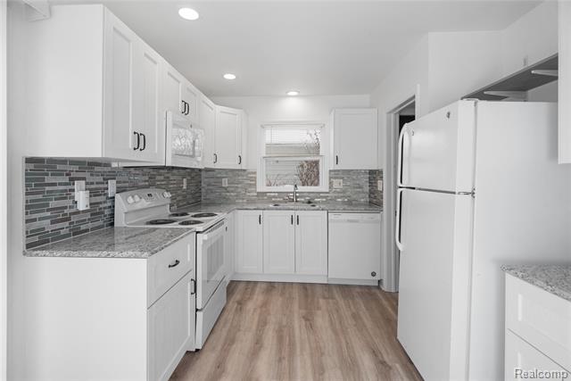 Builiding view five for 242 Preston, Waterford, MI. 48328