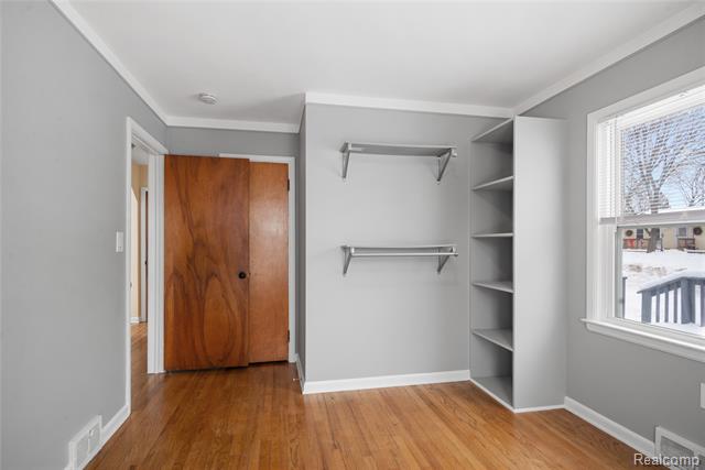 Builiding view sixteen for 242 Preston, Waterford, MI. 48328