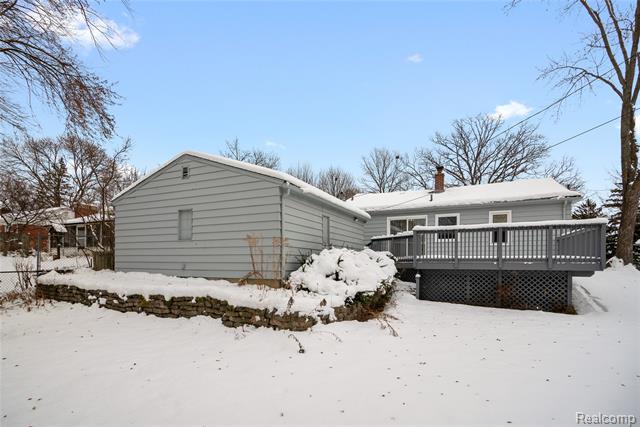 Builiding view twenty four for 242 Preston, Waterford, MI. 48328