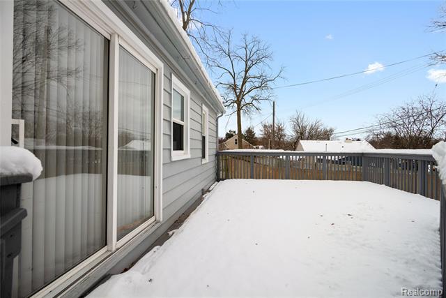 Builiding view twenty six for 242 Preston, Waterford, MI. 48328