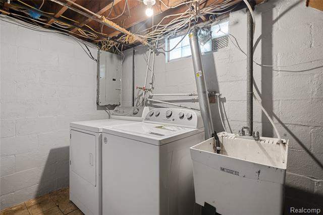 Builiding view twenty three for 242 Preston, Waterford, MI. 48328