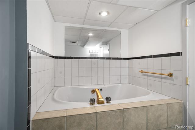 Builiding view twenty two for 242 Preston, Waterford, MI. 48328