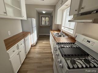 Builiding view six for 229 Rustic, White Lake, MI. 48386