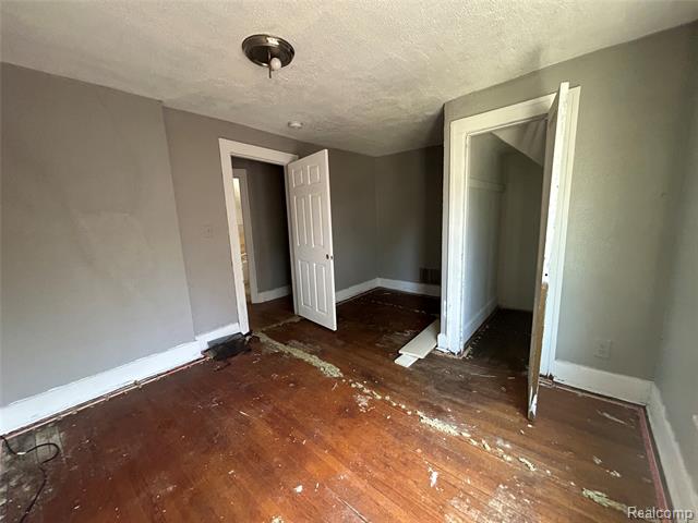 Builiding view eighteen for 40 Dwight, Pontiac, MI. 48341