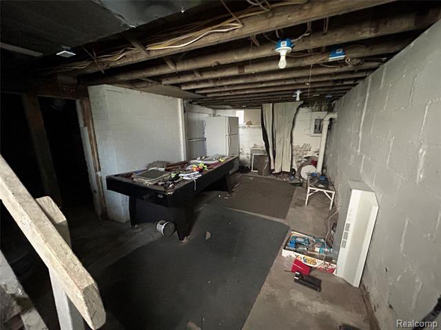 Builiding view twenty four for 40 Dwight, Pontiac, MI. 48341