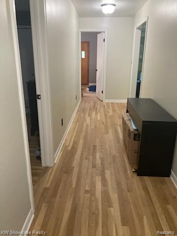Builiding view eleven for 331 Lochaven, Waterford, MI. 48327