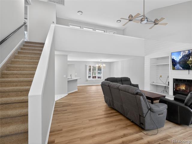 Builiding view fourteen for 3039 Edgefield, Waterford, MI. 48328