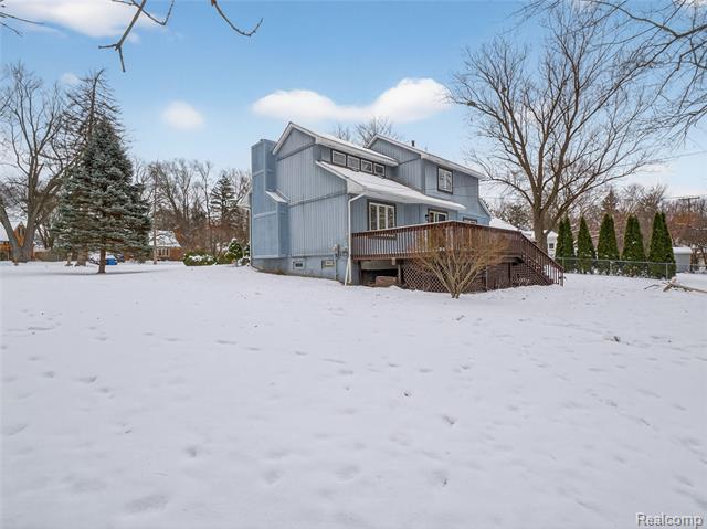 Builiding view thirty five for 3039 Edgefield, Waterford, MI. 48328