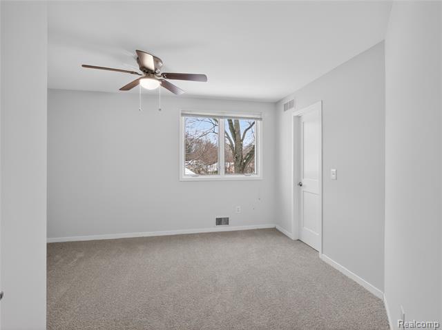 Builiding view twenty four for 3039 Edgefield, Waterford, MI. 48328