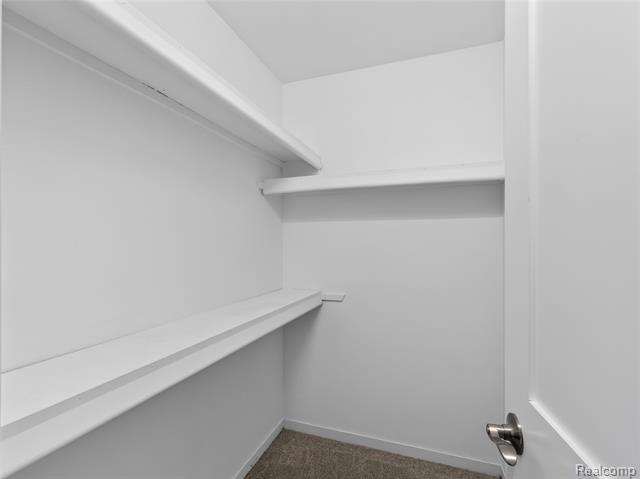 Builiding view twenty seven for 3039 Edgefield, Waterford, MI. 48328