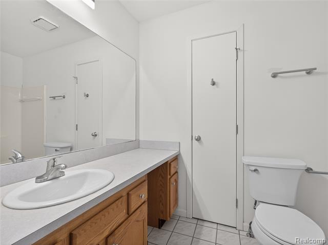 Builiding view twenty three for 3039 Edgefield, Waterford, MI. 48328