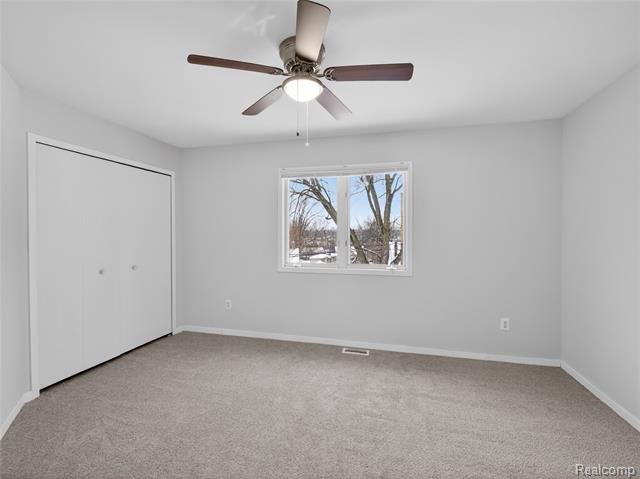 Builiding view twenty for 3039 Edgefield, Waterford, MI. 48328