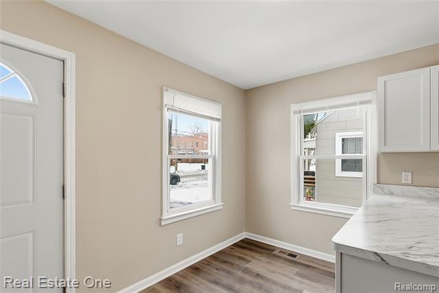 Builiding view four for 305 Liberty, Pontiac, MI. 48341