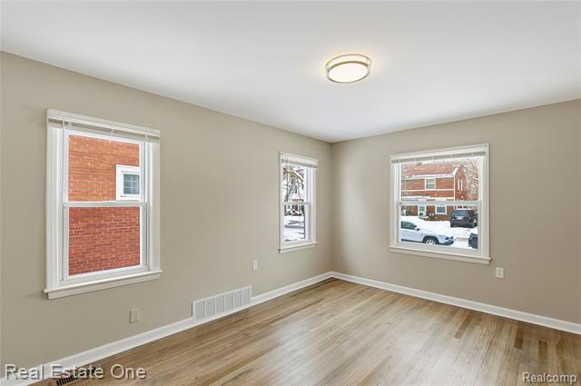 Builiding view nine for 305 Liberty, Pontiac, MI. 48341