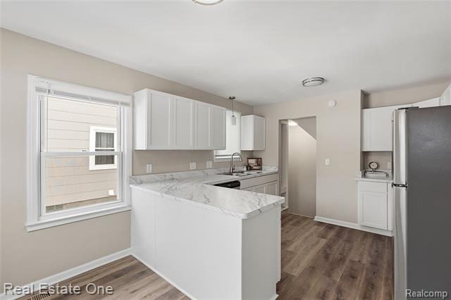 Builiding view one for 305 Liberty, Pontiac, MI. 48341