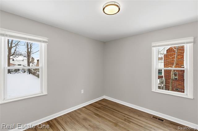 Builiding view sixteen for 305 Liberty, Pontiac, MI. 48341