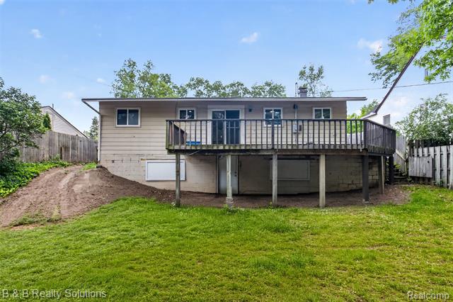 Builiding view one for 271 S Williams Lake, Waterford, MI. 48327